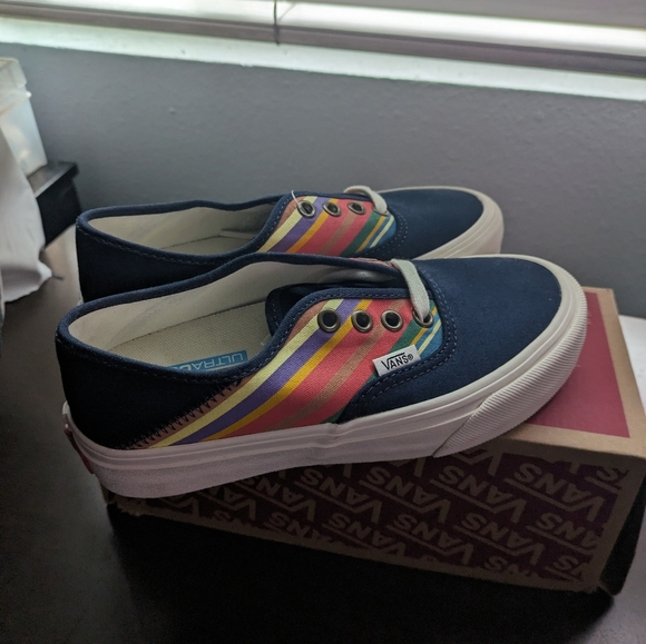 Vans Authentic SF Retro Stripes Women Size 5 Dress Blue Classic Beach Shoe 0124 - Picture 3 of 11
